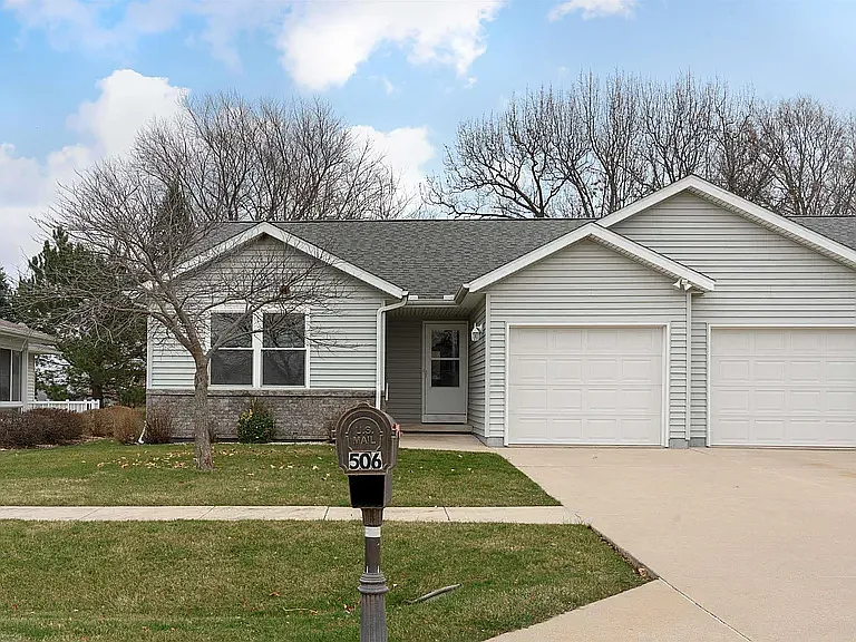 506 Larkspur Ln — Photo 1