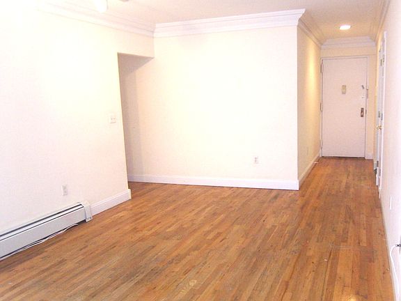 3rd image of 525 W 49th St APT 2b