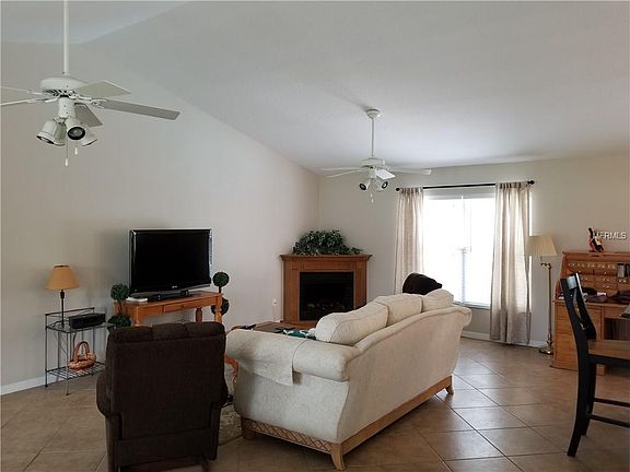 2nd image of 942 Parrish Dr