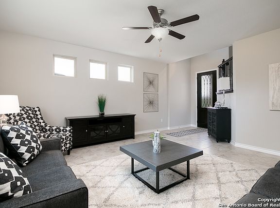 3rd image of 21526 Arroyo Frio