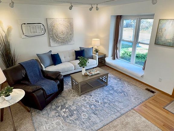 4th image of 710 Sedge Way