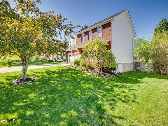 2nd image of 4139 Oakstone Ln