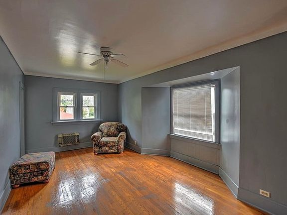 3rd image of 310 N Pine St #5
