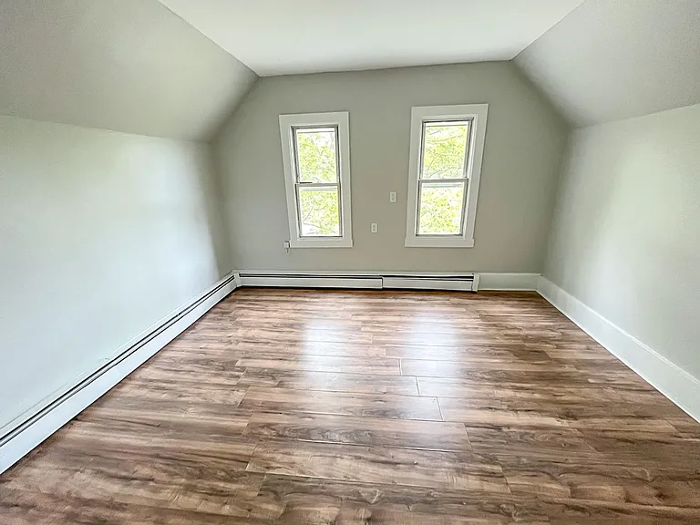 817 State St — Photo 4