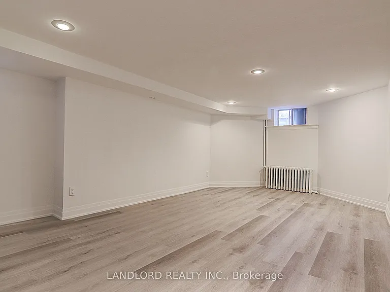 138 Fallingbrook Rd — Photo 24