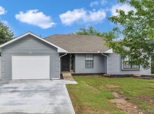 607 N Maple St, Bristow, OK 74010