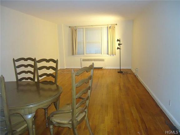 2nd image of 290 Collins Ave APT 5I