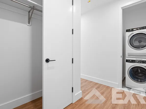 2230 Cropsey Avenue image 6 of 67