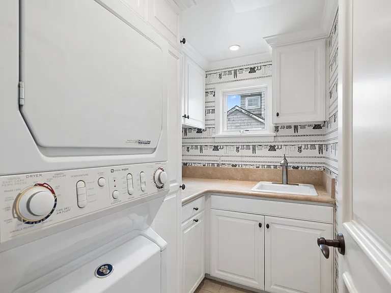 213 Coral Ave — Photo 45
