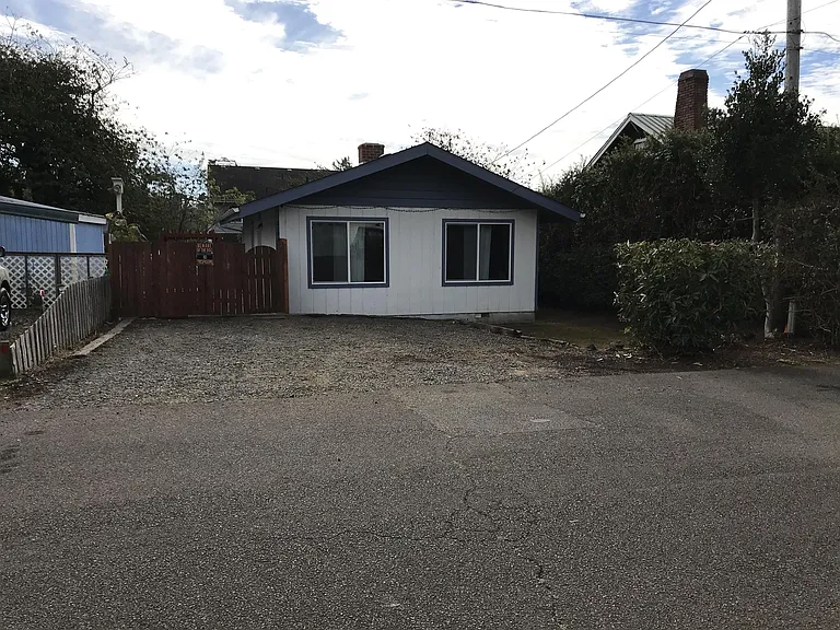 219 NW 20th St — Photo 16