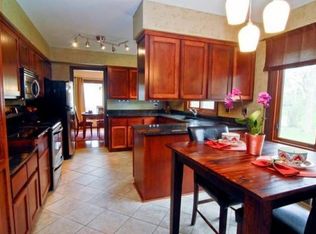 1761 Canyon Ln, New Brighton, MN 55112