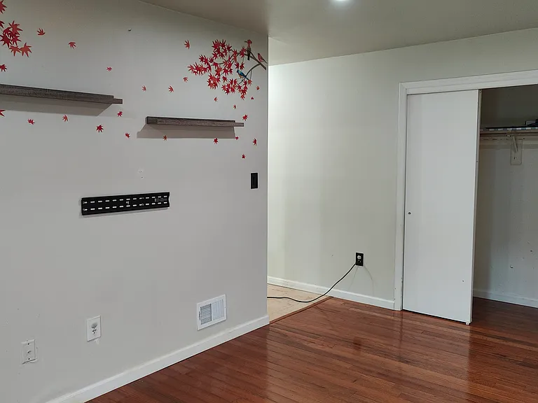 1107 Green Hollow Dr — Photo 8