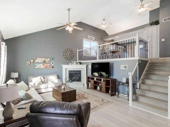 1305 Thomas Dr, Louisburg, KS 66053