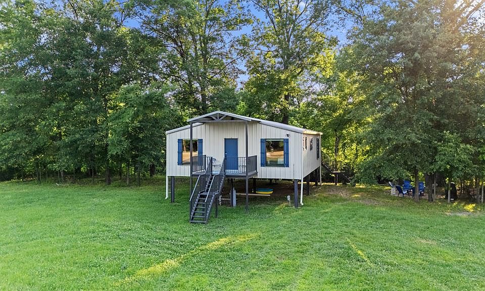 1st image of 271 River Ln