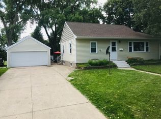 118 S Oregon Ave, Morris, MN 56267