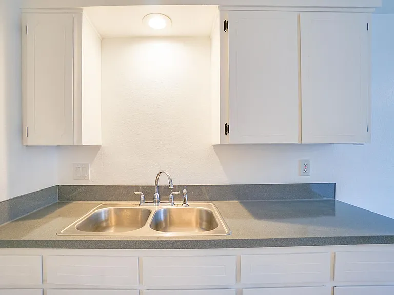 Westwood Apartments — Photo 14