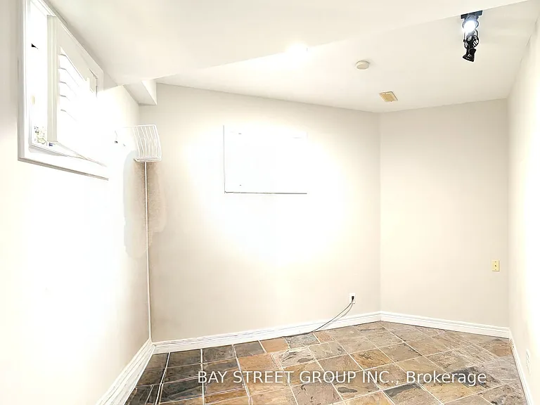 231 Shaftsbury Ave N #WORK OUT WHOLE B — Photo 10