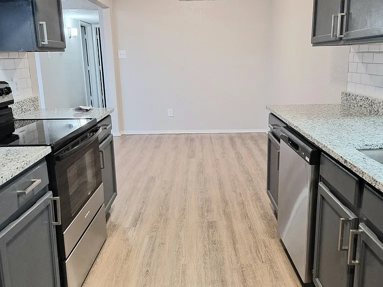 1701 San Rafael St — Photo 7