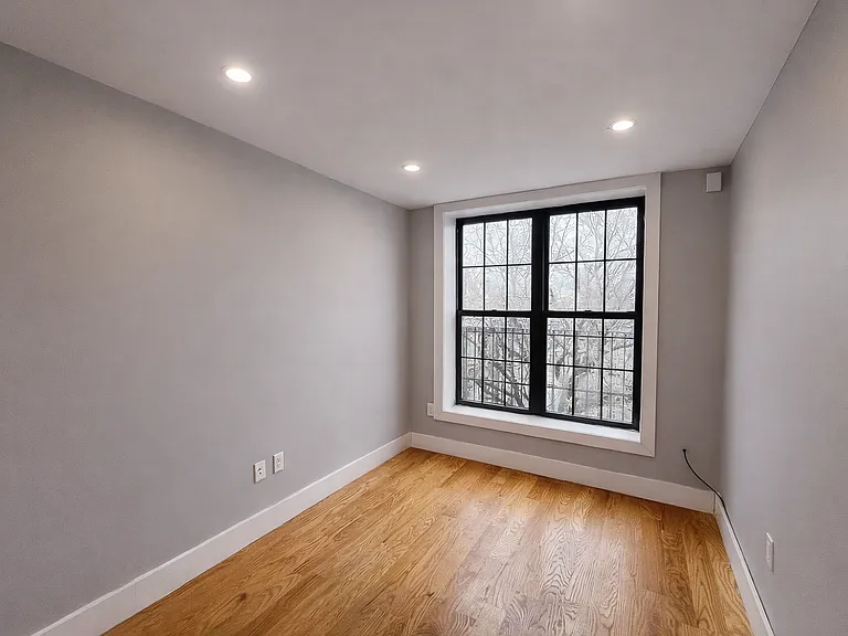 934 Lafayette Ave #5 — Photo 4