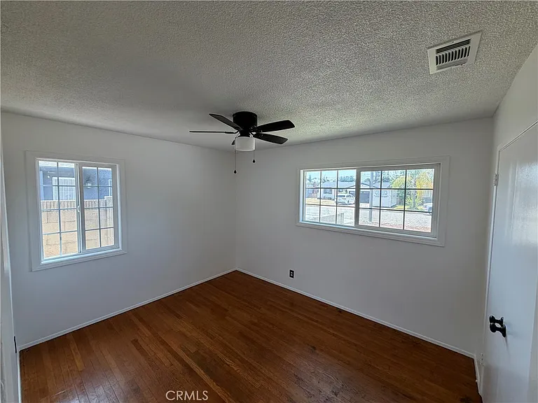 12291 Hampton Ave — Photo 10