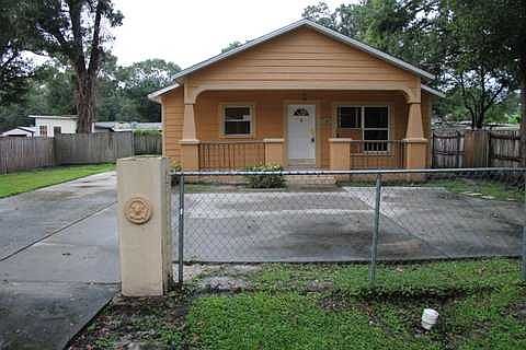 3rd image of 1813 W Flora St
