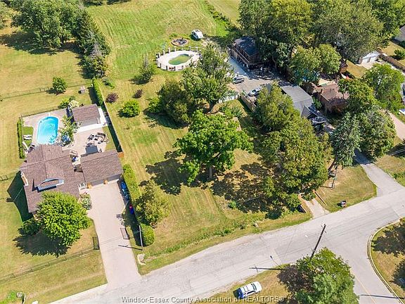 3rd image of 4262 Howard Pl
