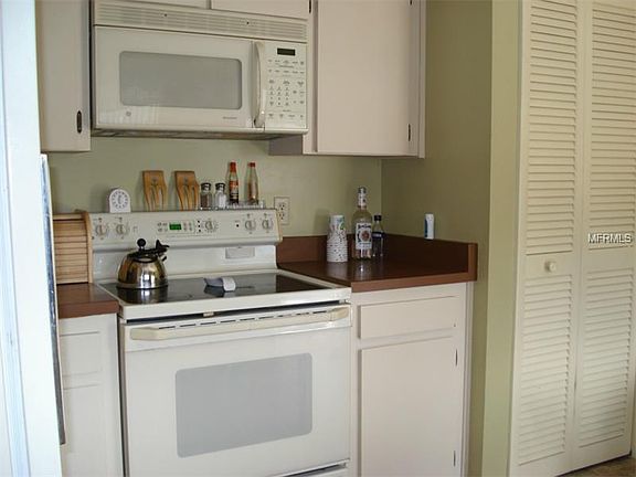 3rd image of 4434 Summer Oak Dr