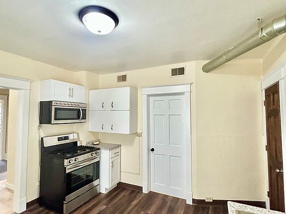 3rd image of 2811 W 3rd St #2