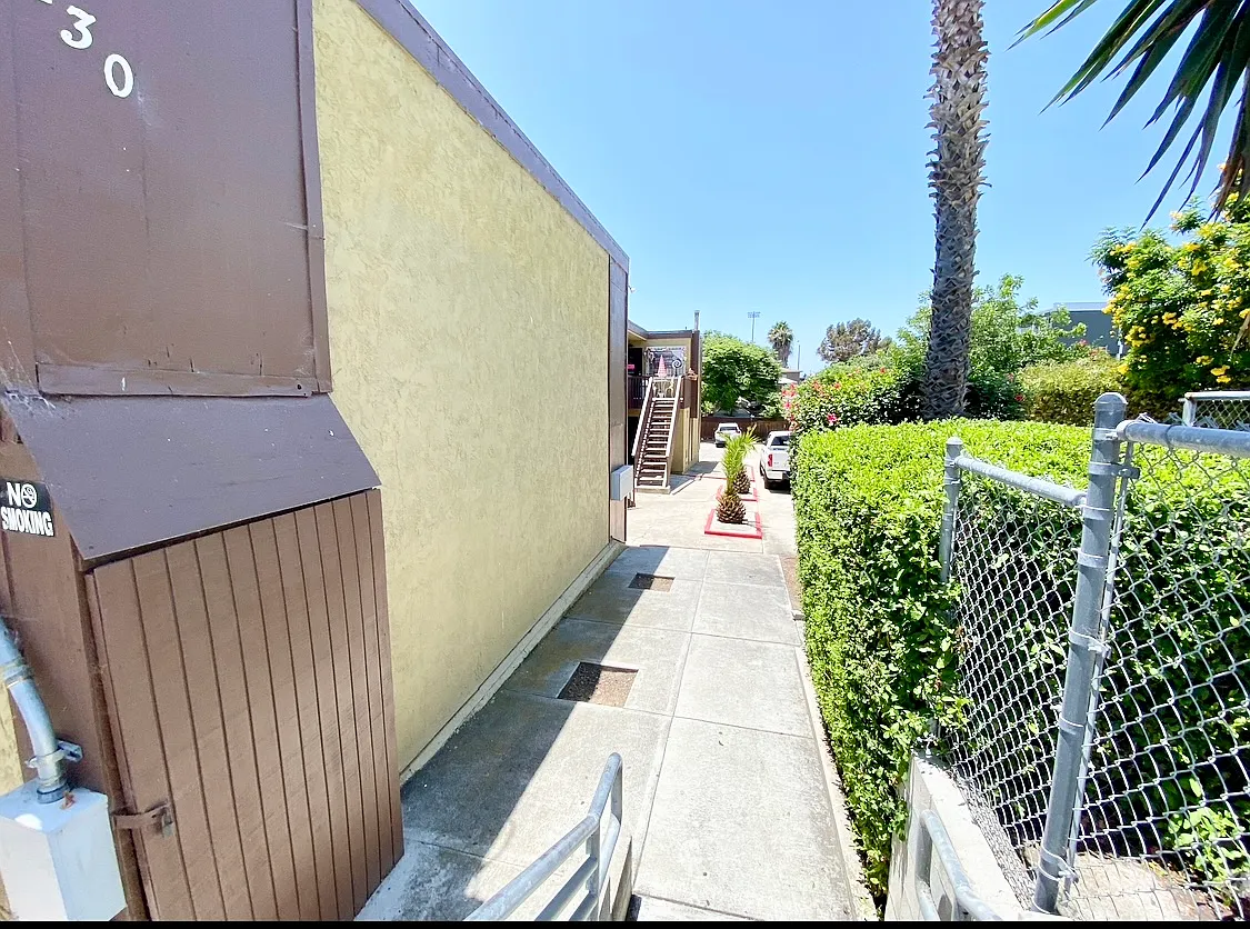 3 bed, 900 sqft, $2,395 — Photo 4