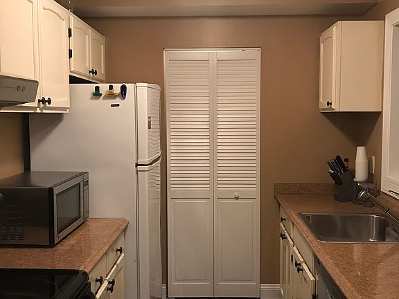 3rd image of 13123 Wonderland Way