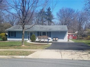 36 Emerald Rd, Kendall Park, NJ 08824