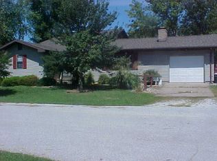 1302 Wyaconda Ave, Canton, MO 63435