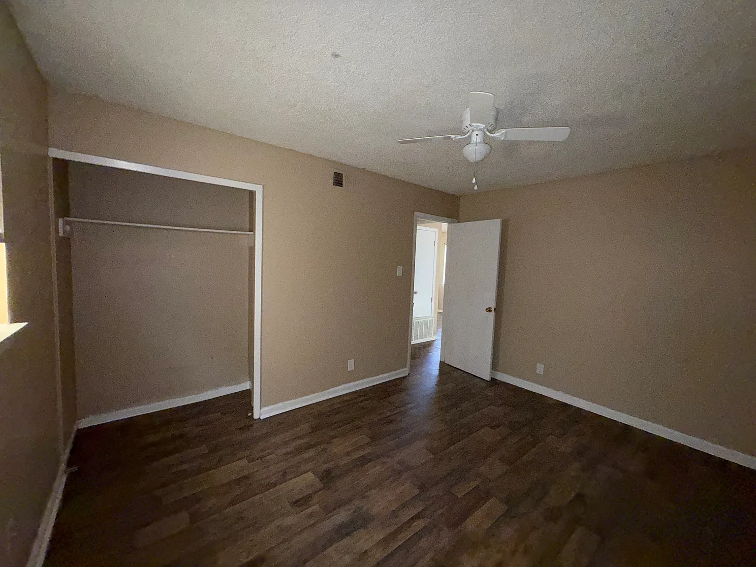 2 bed, 900 sqft, $850 — Photo 1