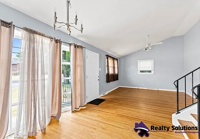706 Heston Rd — Photo 4