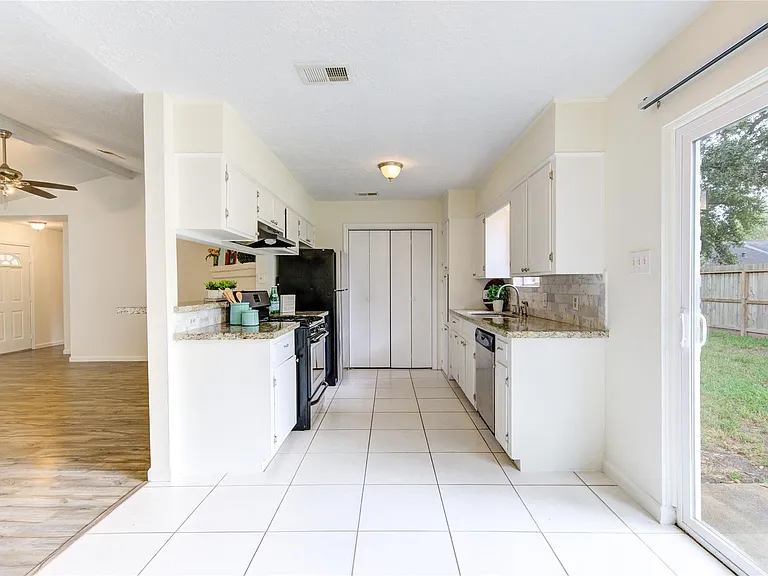950 Grand Junction Dr — Photo 8
