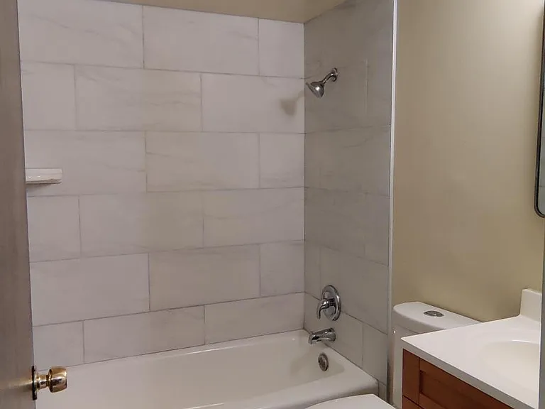 215 E Vidas Ave #9 — Photo 3