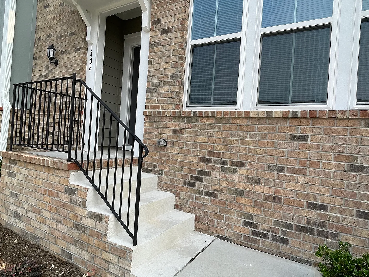 3 bed, 2.5 bath, 1682 sqft, $2,000 — Photo 3