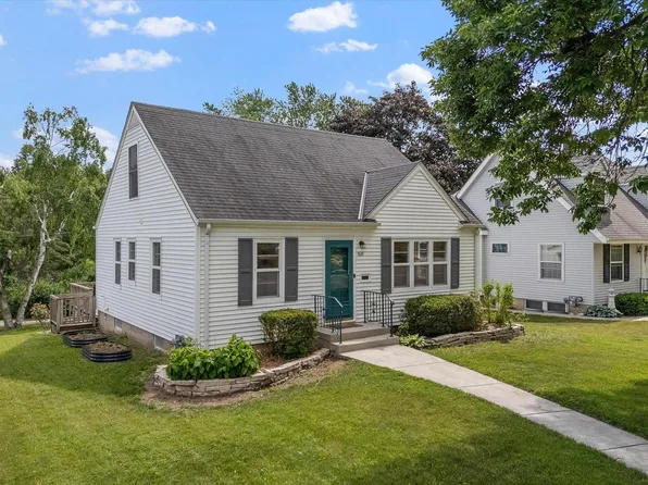 819 West Melin STREET, Port Washington, WI 53074