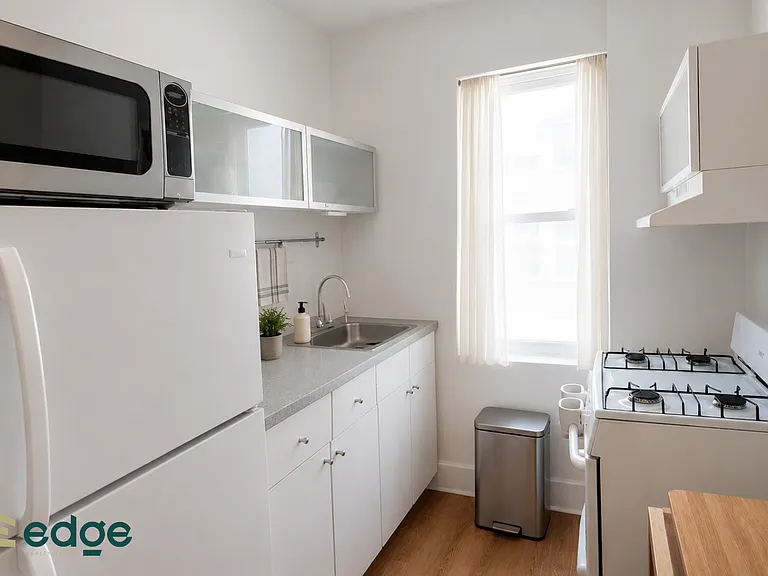 188 S 3rd St #15 — Photo 4