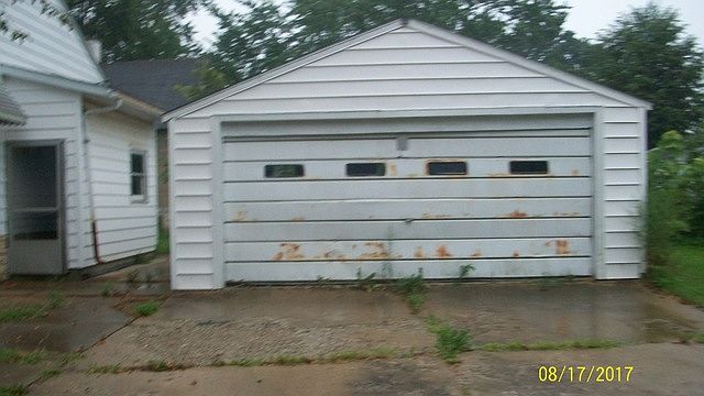 2nd image of 904 Brook St
