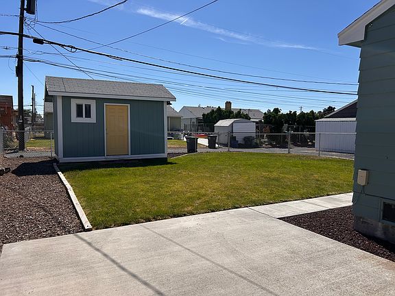 3rd image of 130 G St NE