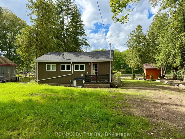 578 Oxbow Park Dr, Wasaga Beach, ON L9Z 2T8