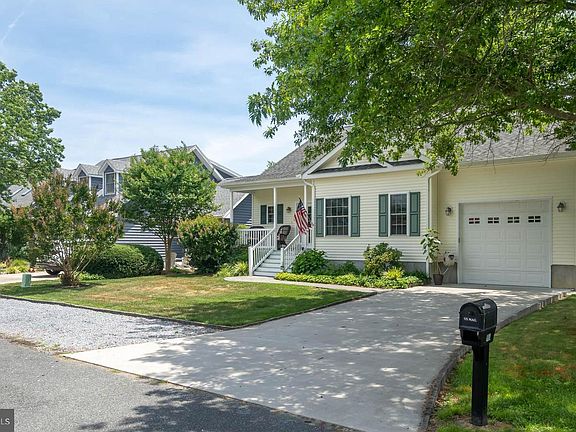 5th image of 966 Tortoise St