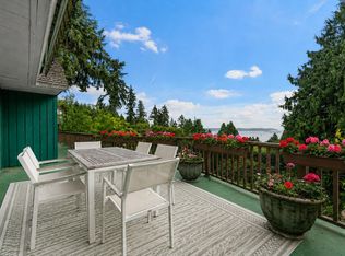2660 Queens Ave, West Vancouver, BC V7V 2Z1