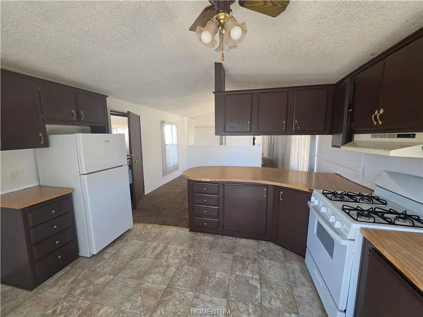 Bullhead City, 2 Bedroom Mobile Home — Photo 3