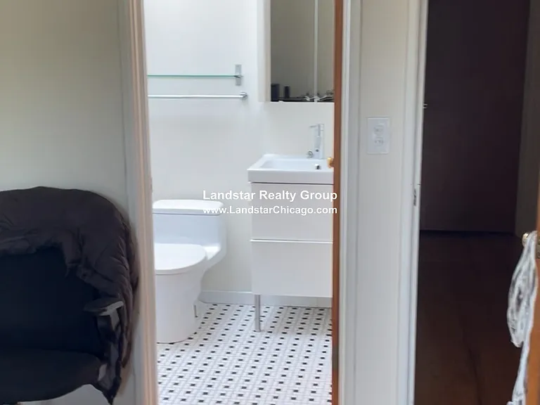 1326 Chicago Ave #303 — Photo 6