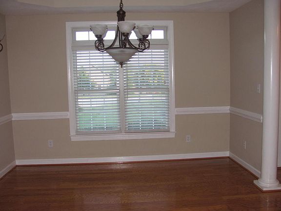 4th image of 149 Medallion Ct