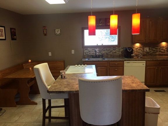 3rd image of 67 Yellow Hill Ln