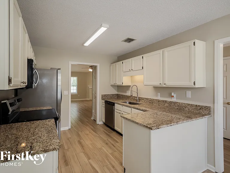 10677 Talon Ct — Photo 6
