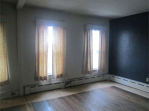 5th image of 500 Greenwood Ave